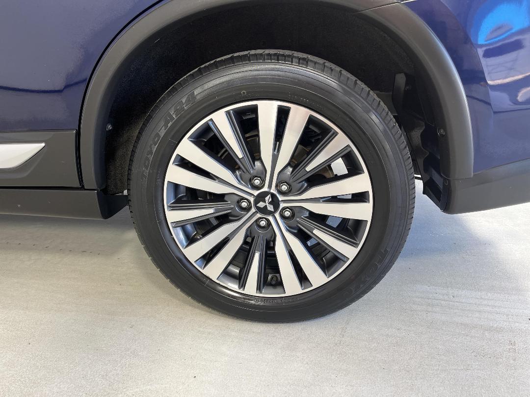 Photo '11' of Mitsubishi Outlander Photo '11' of Mitsubishi Outlander