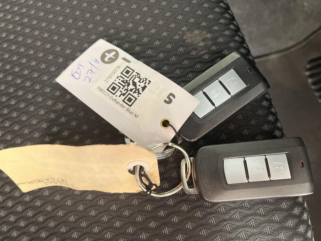 Photo '22' of Mitsubishi Outlander Photo '22' of Mitsubishi Outlander