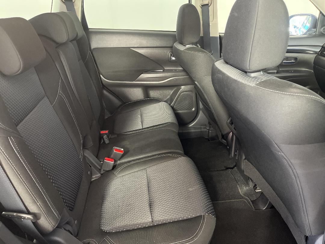 Photo '20' of Mitsubishi Outlander Photo '20' of Mitsubishi Outlander