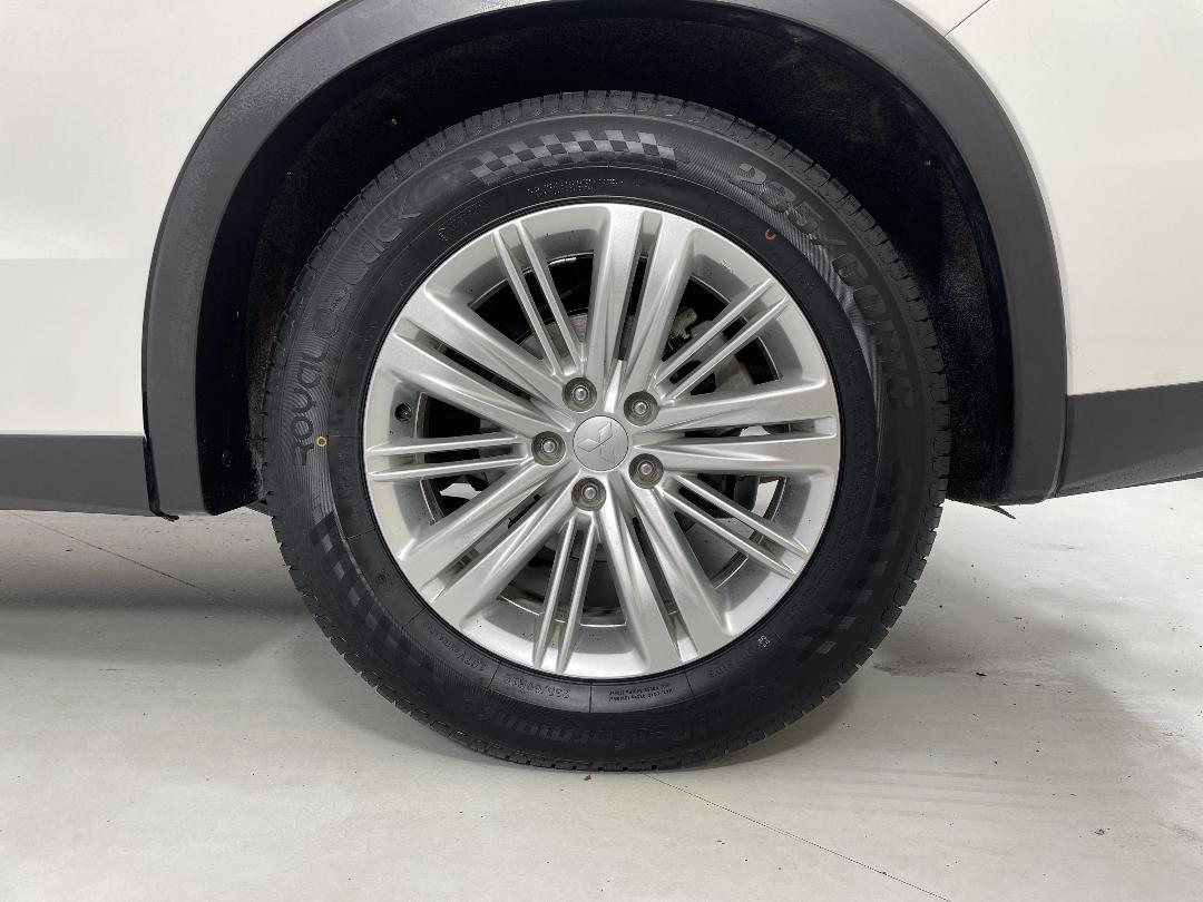 Photo '11' of Mitsubishi Outlander Photo '11' of Mitsubishi Outlander