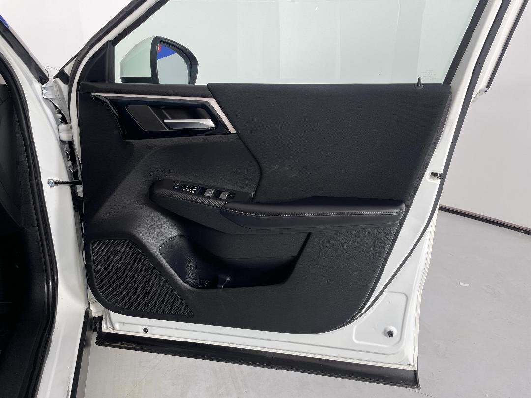 Photo '15' of Mitsubishi Outlander Photo '15' of Mitsubishi Outlander