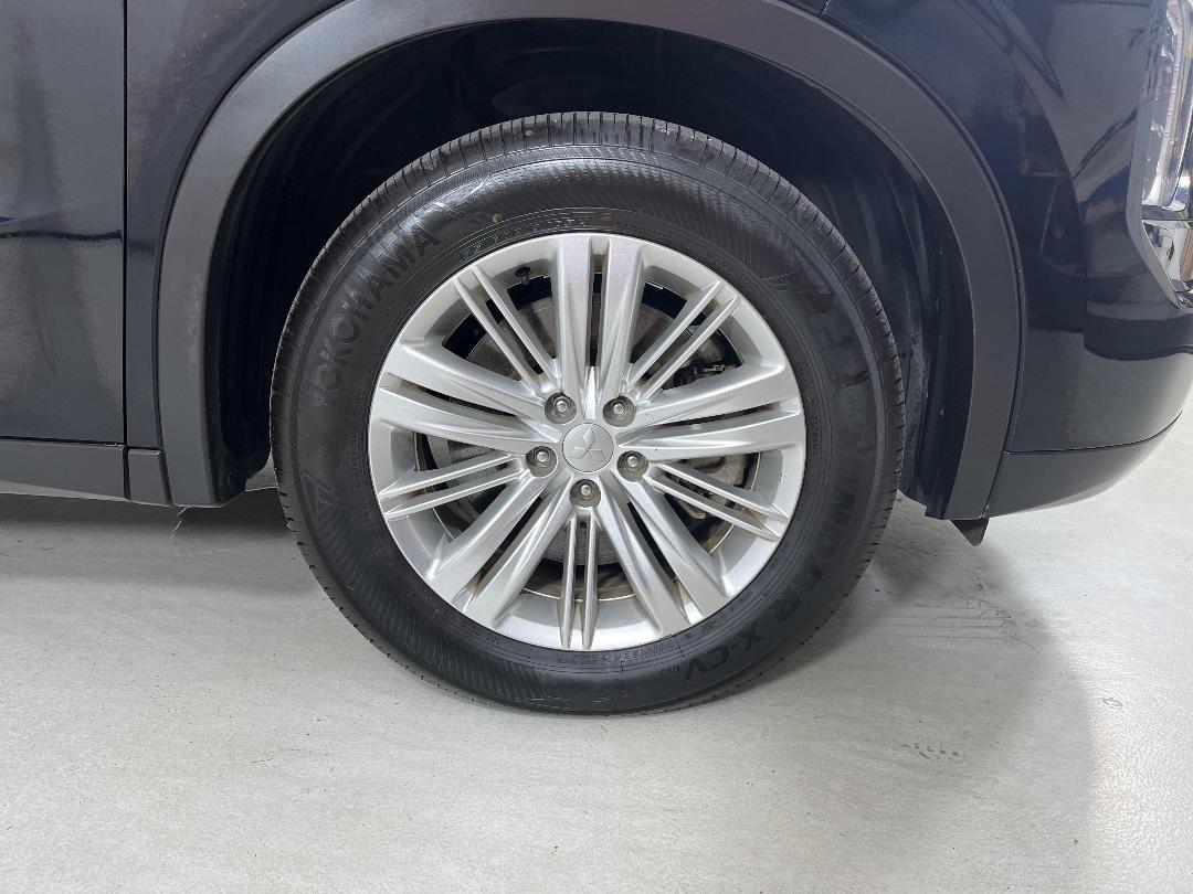 Photo '9' of Mitsubishi Outlander Photo '9' of Mitsubishi Outlander