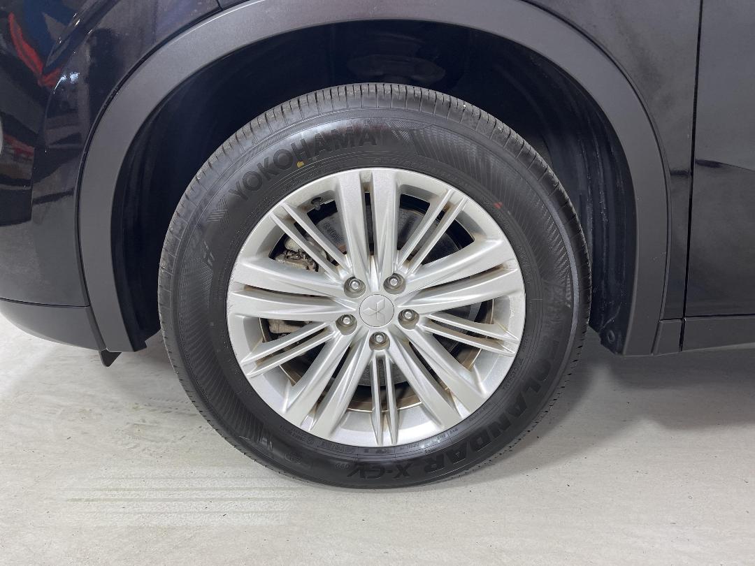 Photo '10' of Mitsubishi Outlander Photo '10' of Mitsubishi Outlander