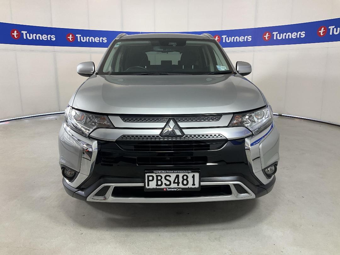 Photo '2' of Mitsubishi Outlander