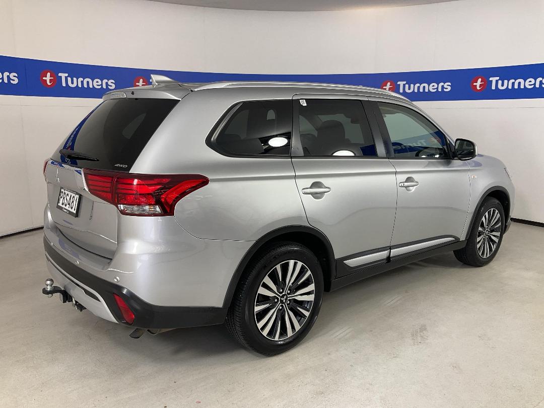 Photo '7' of Mitsubishi Outlander