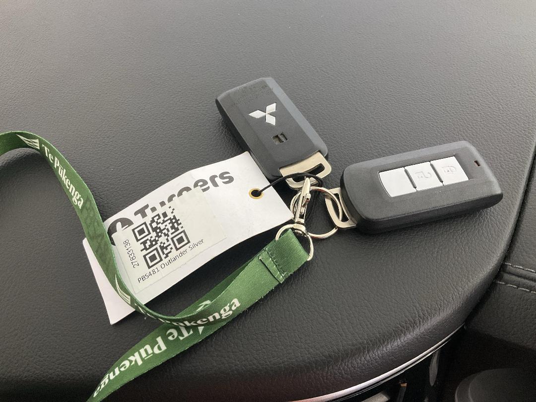 Photo '22' of Mitsubishi Outlander