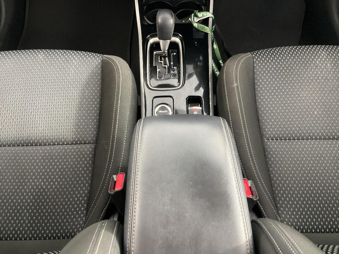 Photo '18' of Mitsubishi Outlander