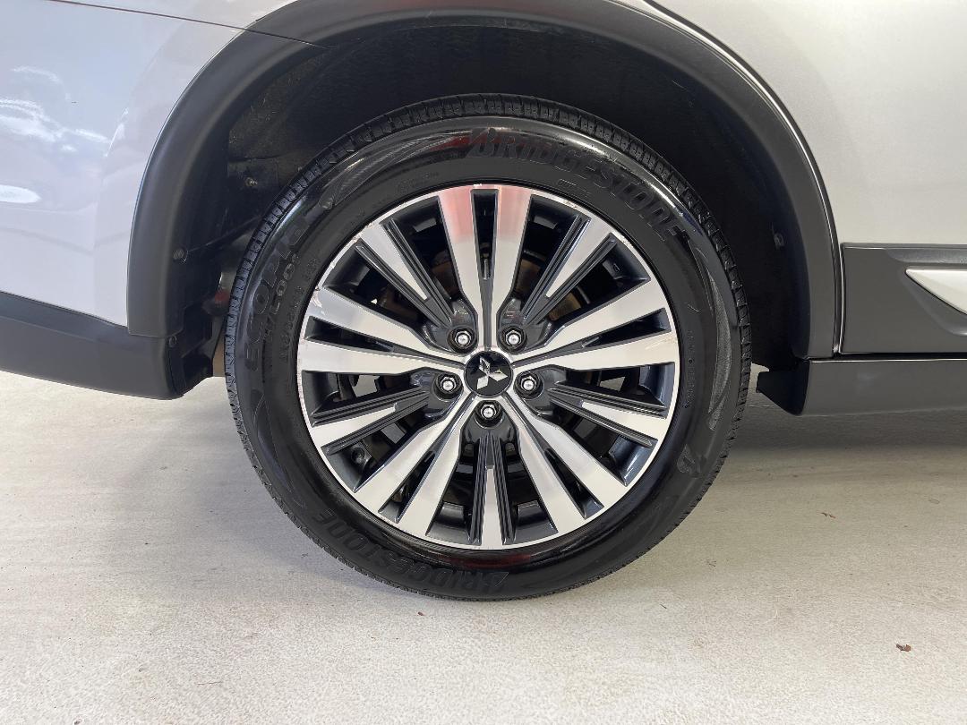 Photo '12' of Mitsubishi Outlander Photo '12' of Mitsubishi Outlander