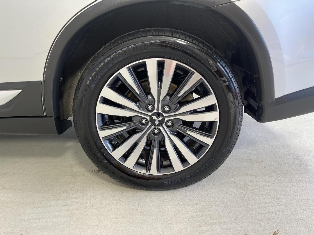 Photo '11' of Mitsubishi Outlander Photo '11' of Mitsubishi Outlander