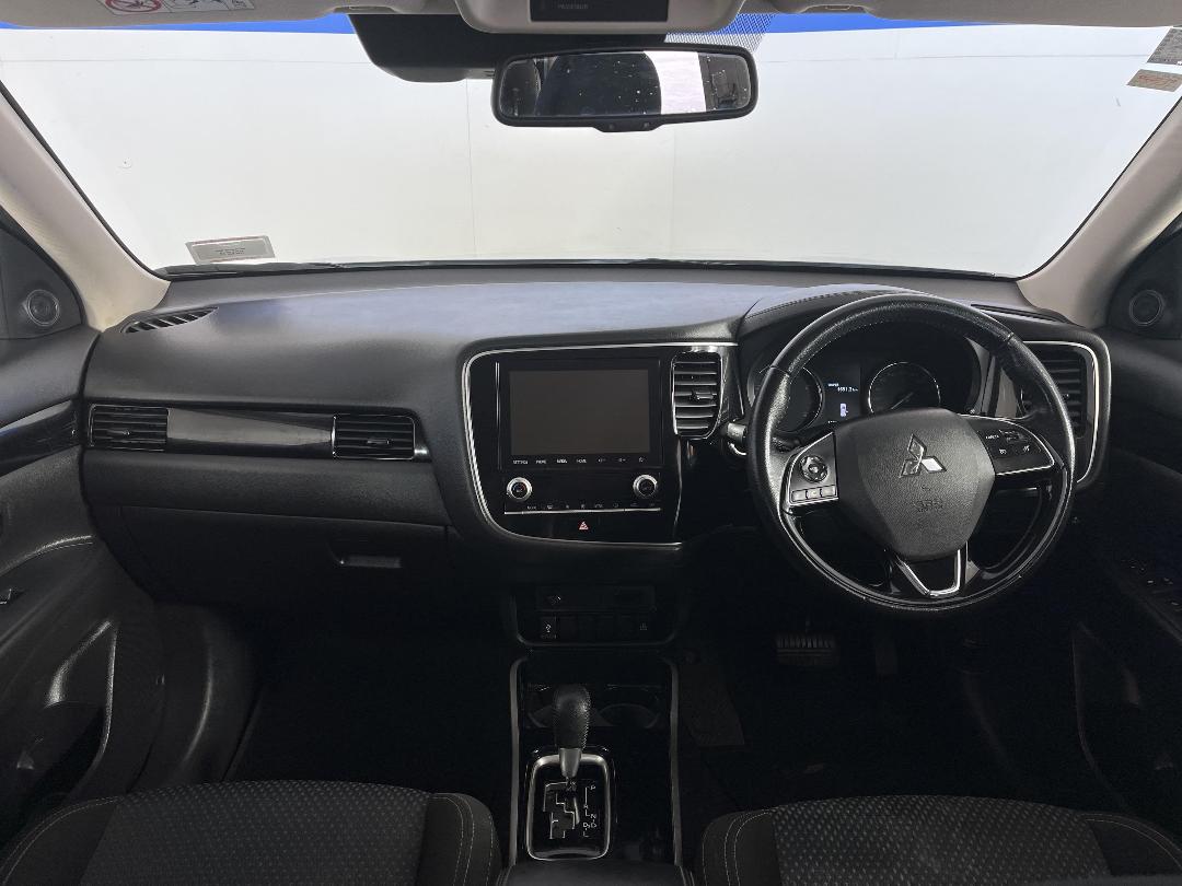 Photo '17' of Mitsubishi Outlander Photo '17' of Mitsubishi Outlander