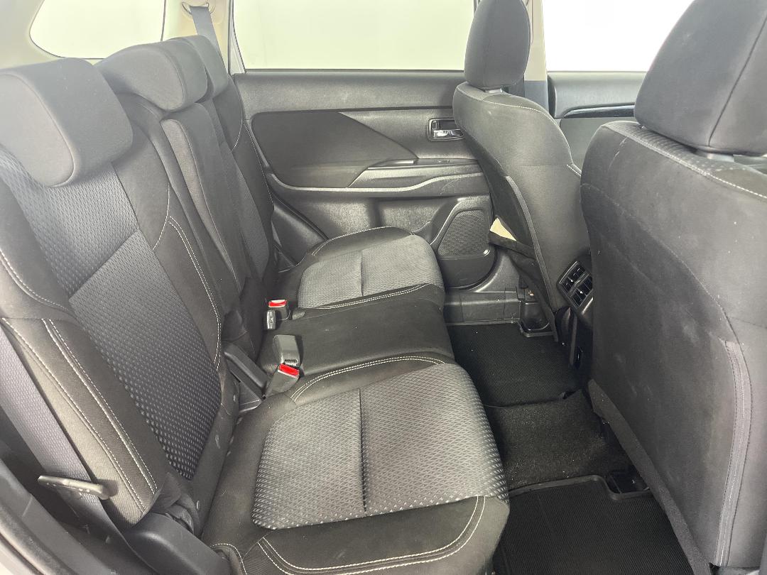 Photo '20' of Mitsubishi Outlander Photo '20' of Mitsubishi Outlander