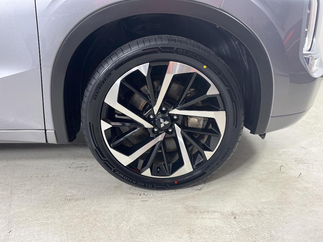 Photo '9' of Mitsubishi Outlander Photo '9' of Mitsubishi Outlander