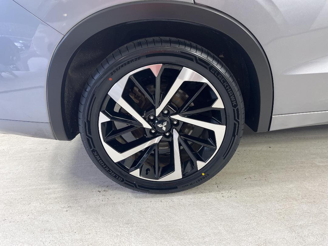 Photo '12' of Mitsubishi Outlander Photo '12' of Mitsubishi Outlander