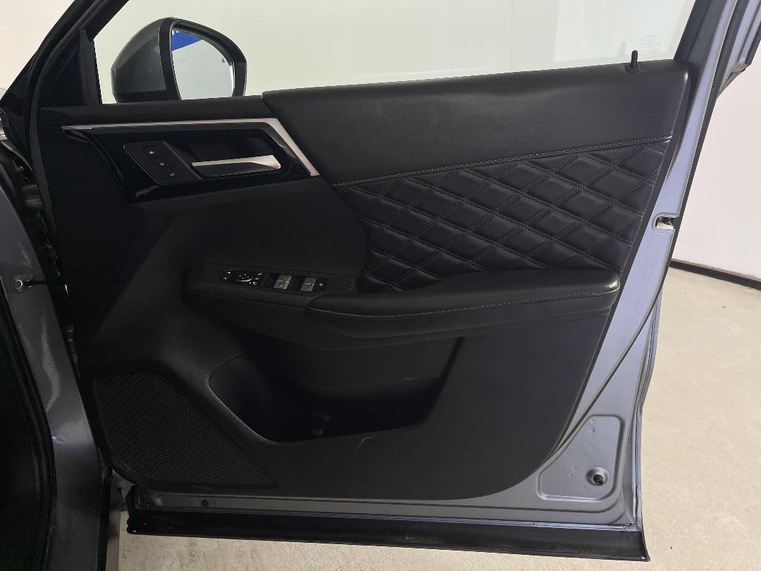 Photo '15' of Mitsubishi Outlander Photo '15' of Mitsubishi Outlander