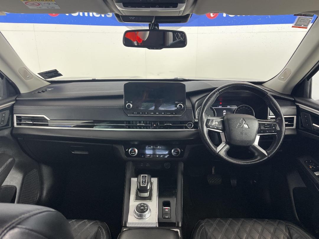 Photo '17' of Mitsubishi Outlander Photo '17' of Mitsubishi Outlander