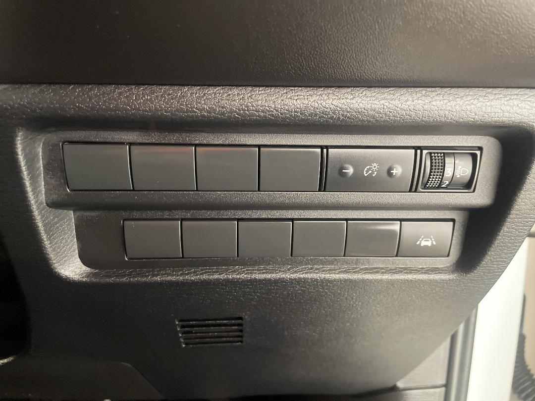 Photo '24' of Mitsubishi Outlander