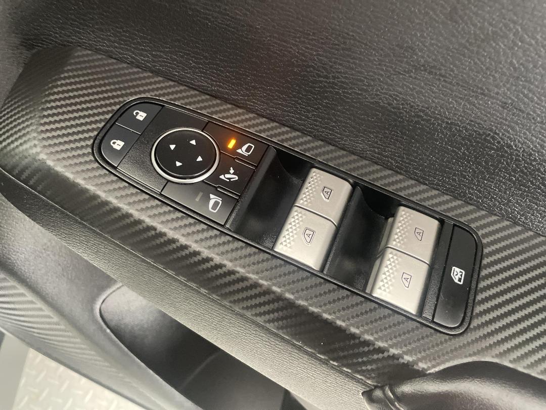 Photo '23' of Mitsubishi Outlander