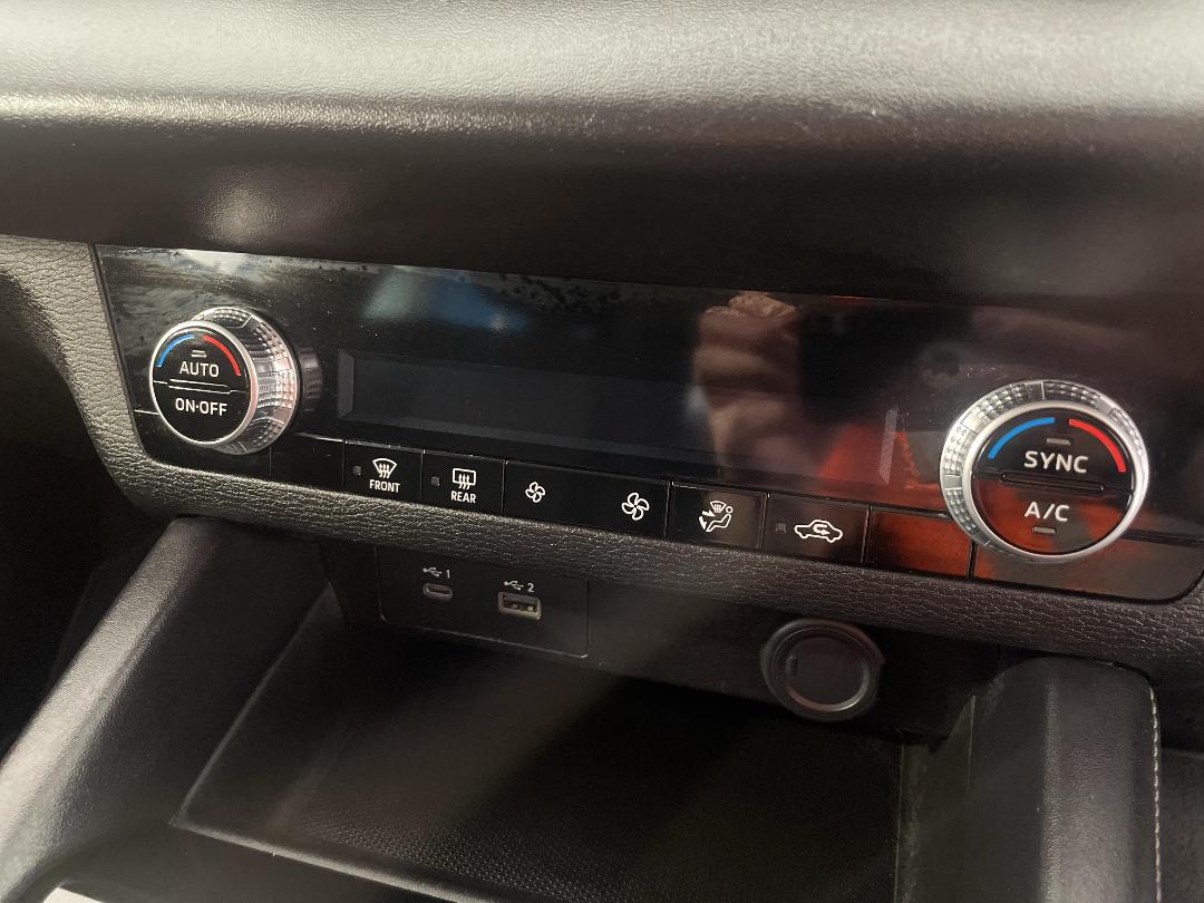 Photo '30' of Mitsubishi Outlander