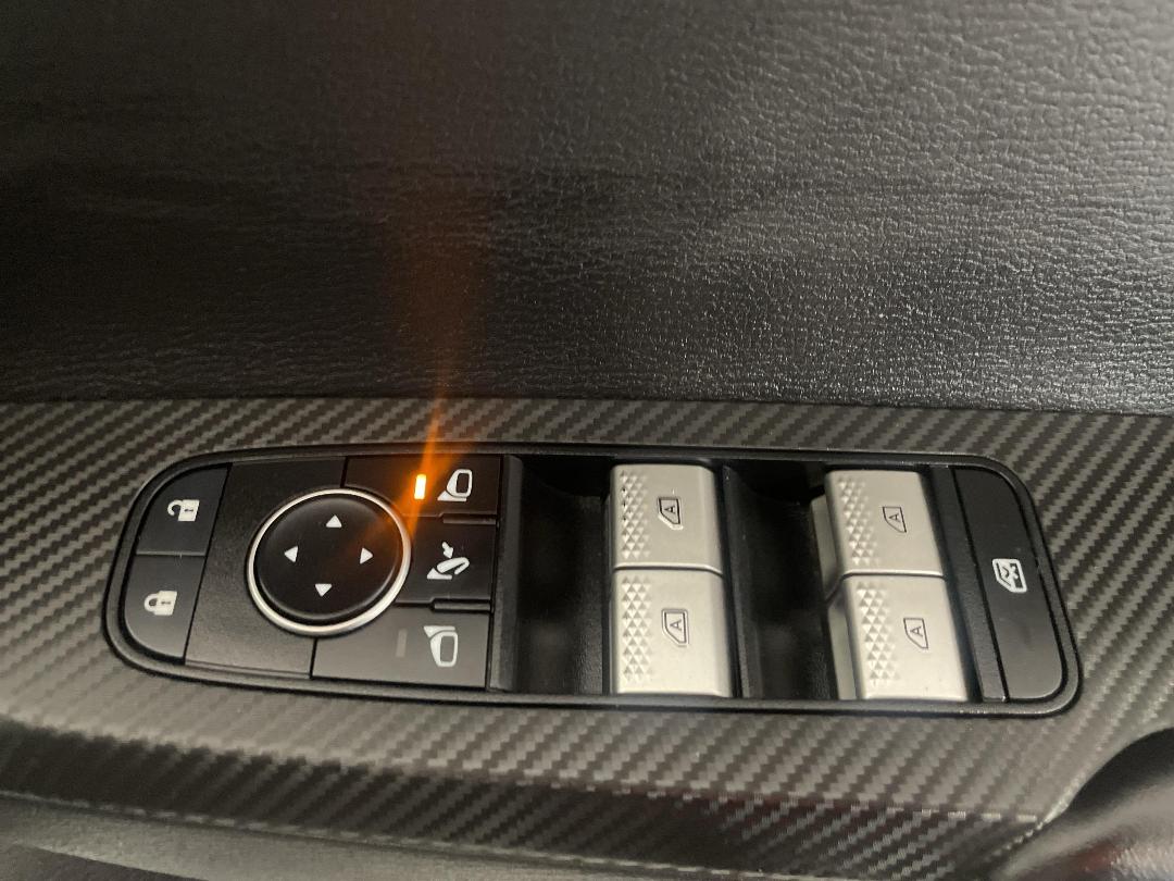 Photo '37' of Mitsubishi Outlander