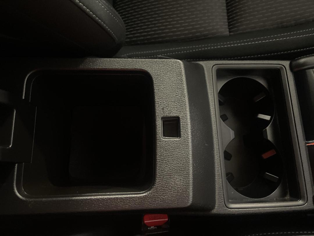 Photo '42' of Mitsubishi Outlander