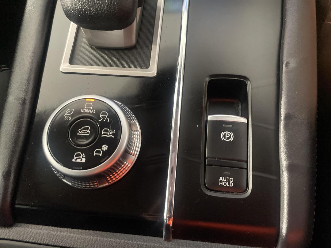 Photo '41' of Mitsubishi Outlander