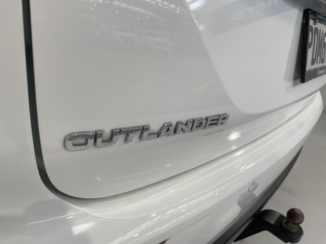 Photo '45' of Mitsubishi Outlander