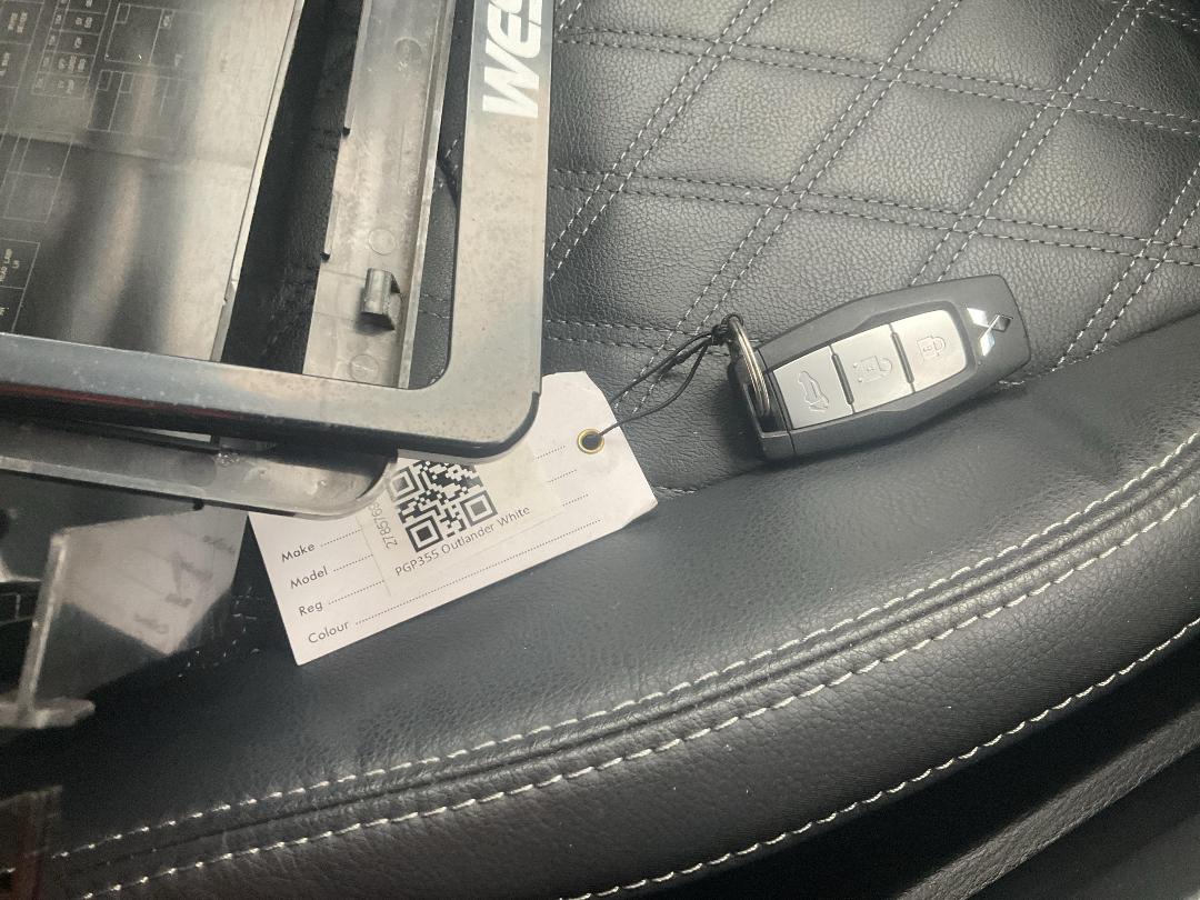 Photo '18' of Mitsubishi Outlander VRX