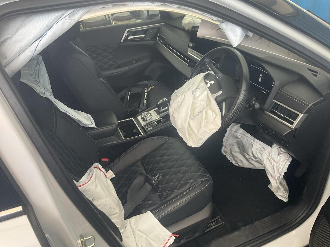 Photo '19' of Mitsubishi Outlander VRX