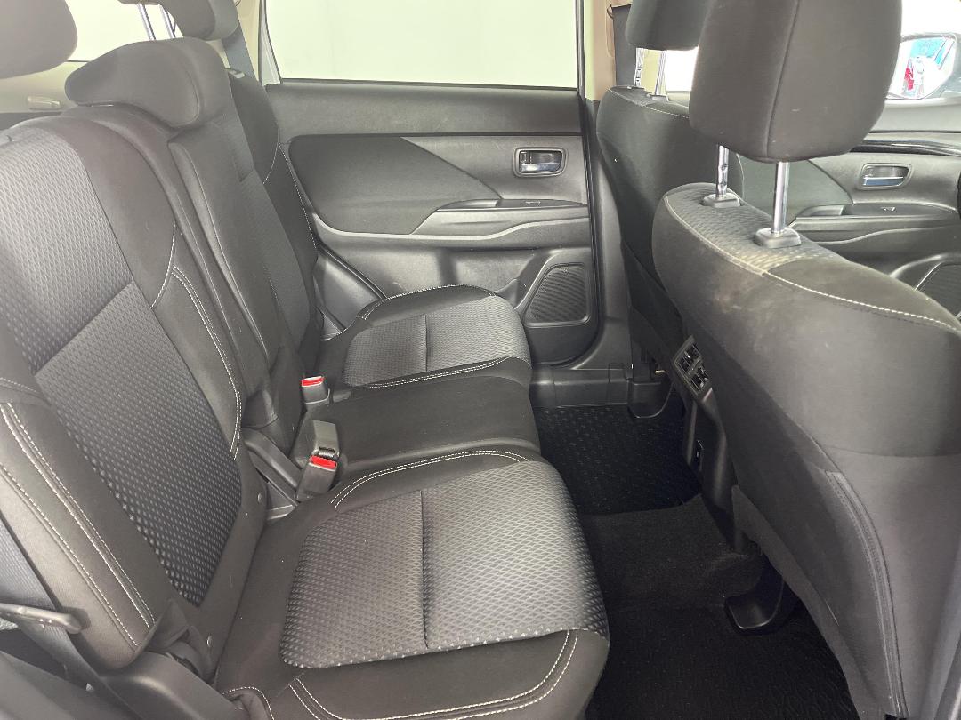 Photo '20' of Mitsubishi Outlander Photo '20' of Mitsubishi Outlander