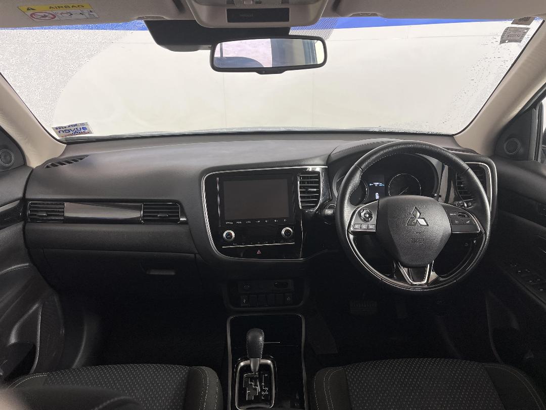 Photo '17' of Mitsubishi Outlander Photo '17' of Mitsubishi Outlander