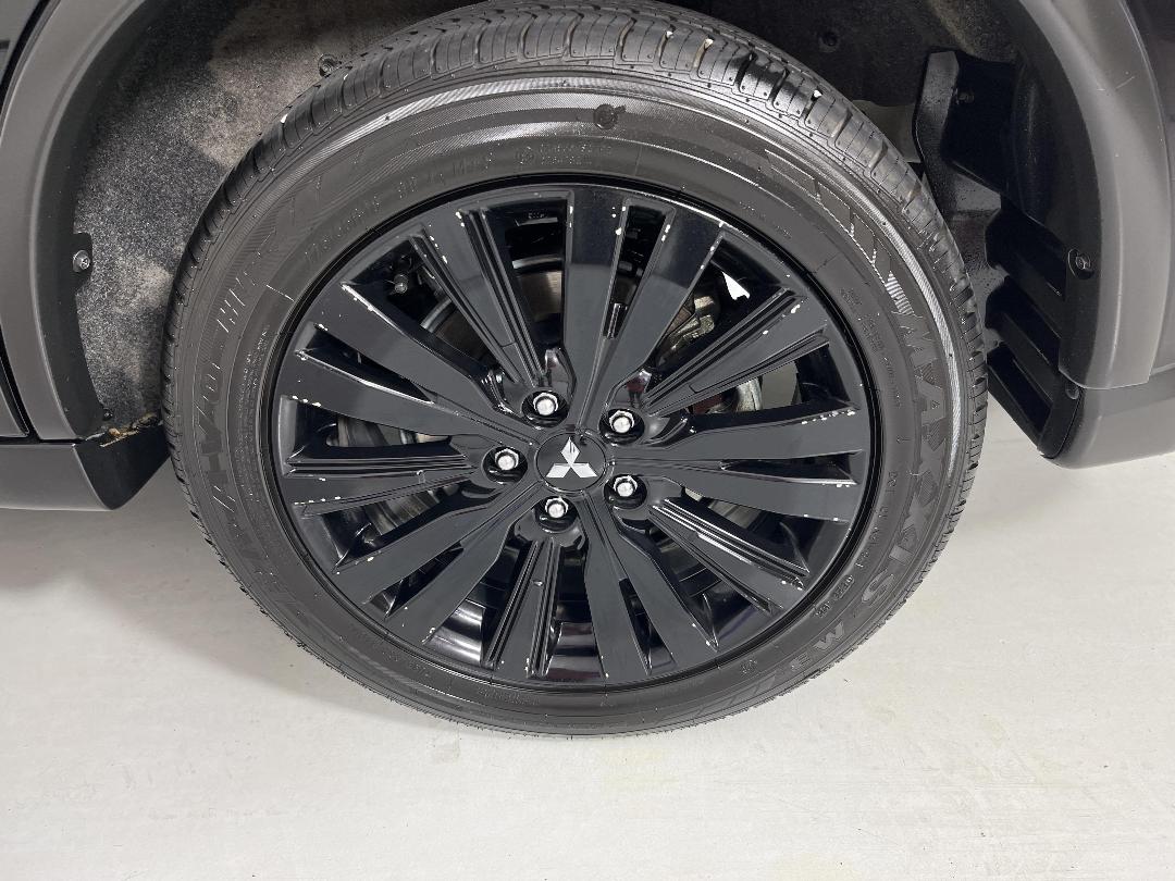 Photo '11' of Mitsubishi Outlander Photo '11' of Mitsubishi Outlander