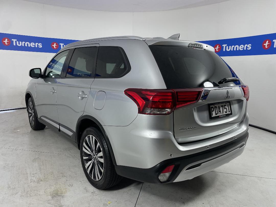 Photo '5' of Mitsubishi Outlander