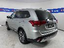 Thumbnail '5' of Mitsubishi Outlander