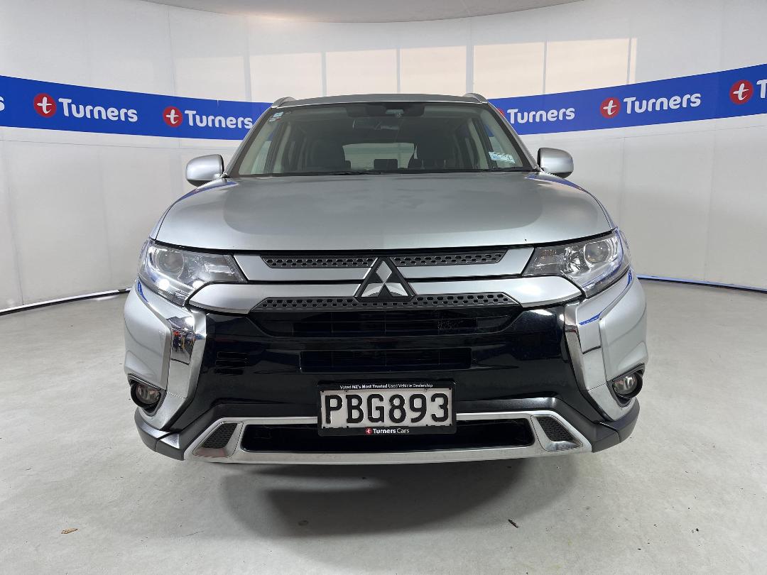 Photo '2' of Mitsubishi Outlander