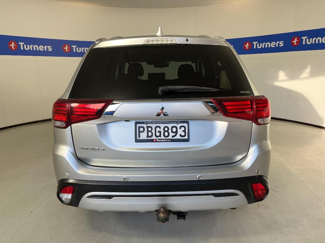 Photo '6' of Mitsubishi Outlander