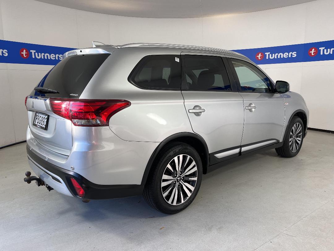 Photo '7' of Mitsubishi Outlander