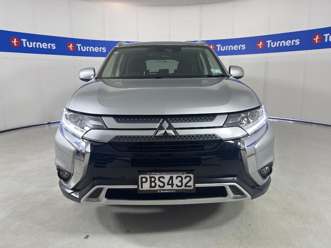 Photo '2' of Mitsubishi Outlander