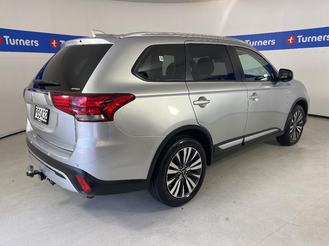 Photo '7' of Mitsubishi Outlander