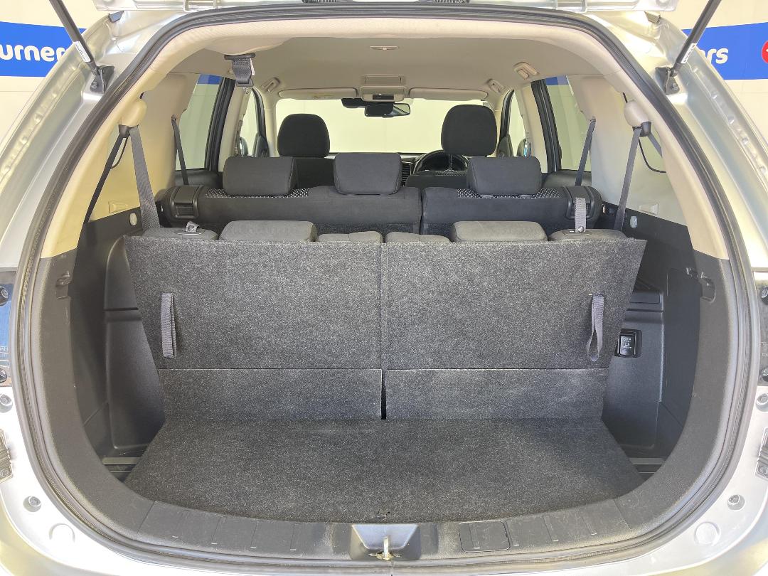 Photo '14' of Mitsubishi Outlander