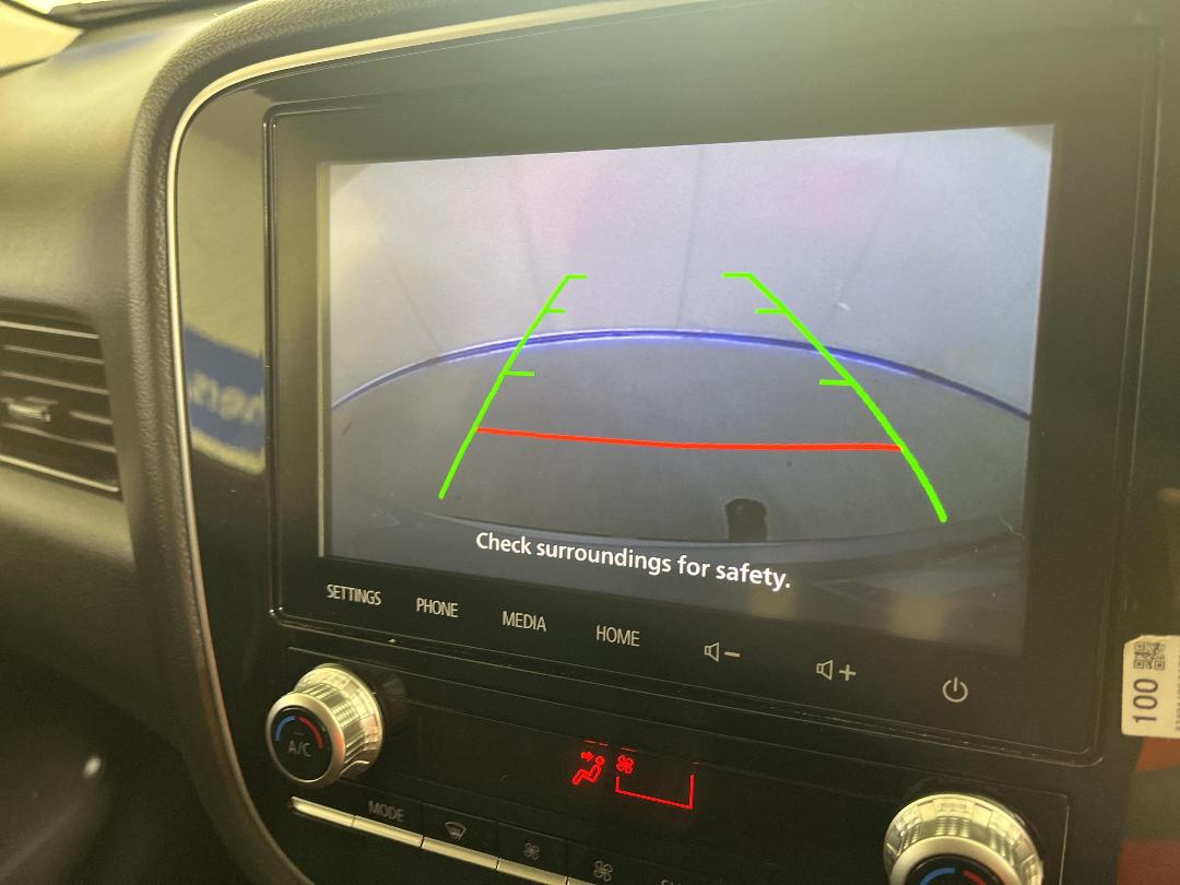 Photo '23' of Mitsubishi Outlander