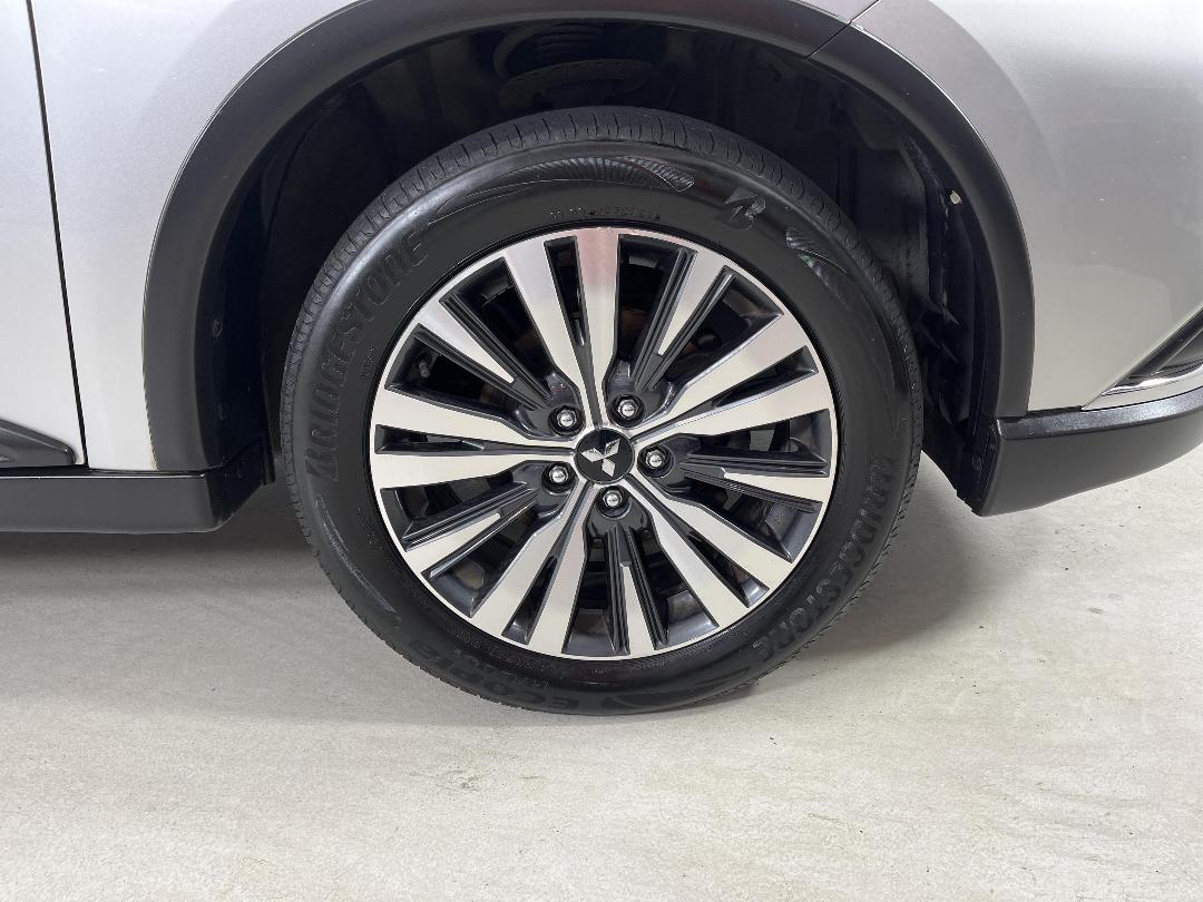 Photo '9' of Mitsubishi Outlander Photo '9' of Mitsubishi Outlander