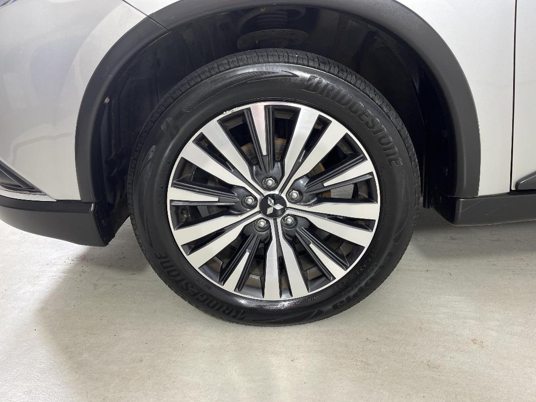 Photo '10' of Mitsubishi Outlander Photo '10' of Mitsubishi Outlander