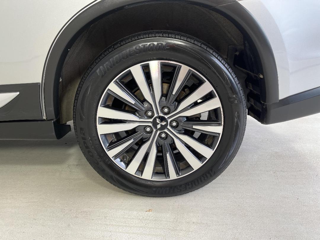 Photo '11' of Mitsubishi Outlander Photo '11' of Mitsubishi Outlander