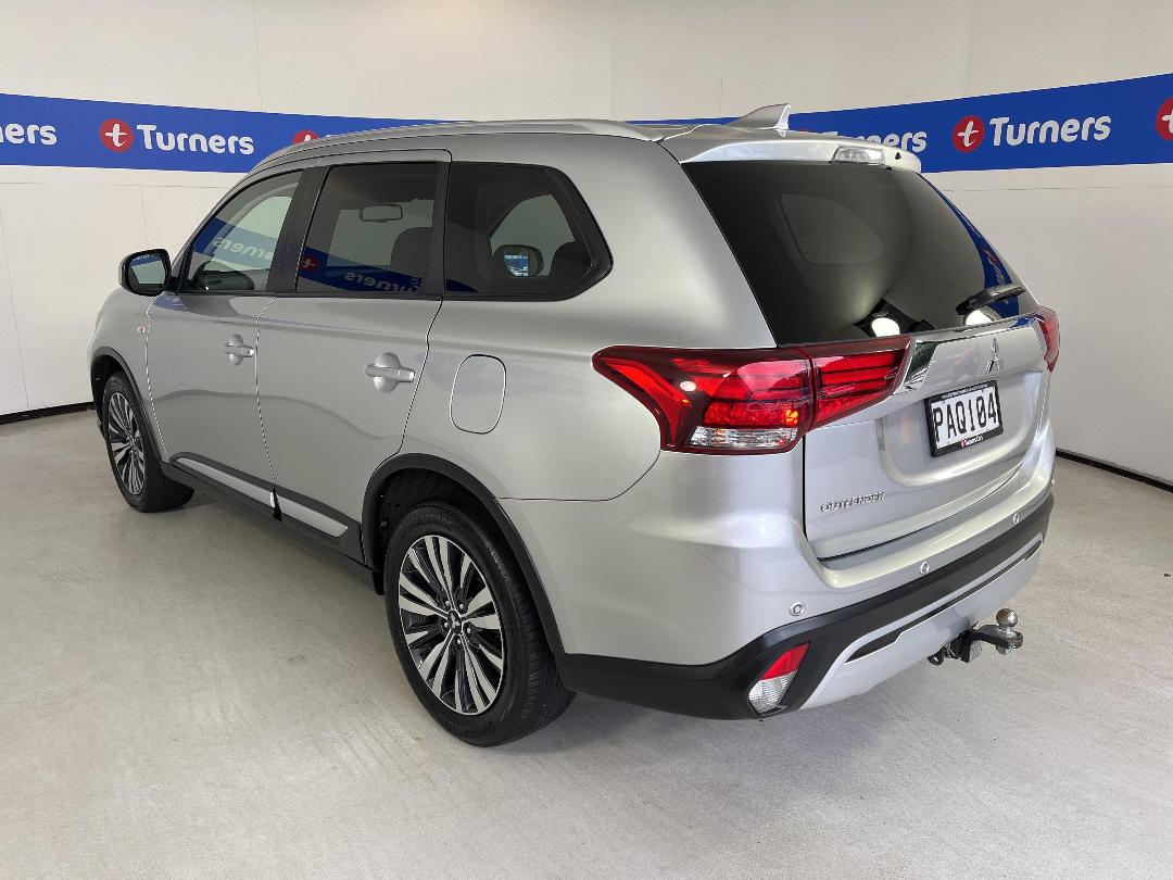 Photo '5' of Mitsubishi Outlander Photo '5' of Mitsubishi Outlander