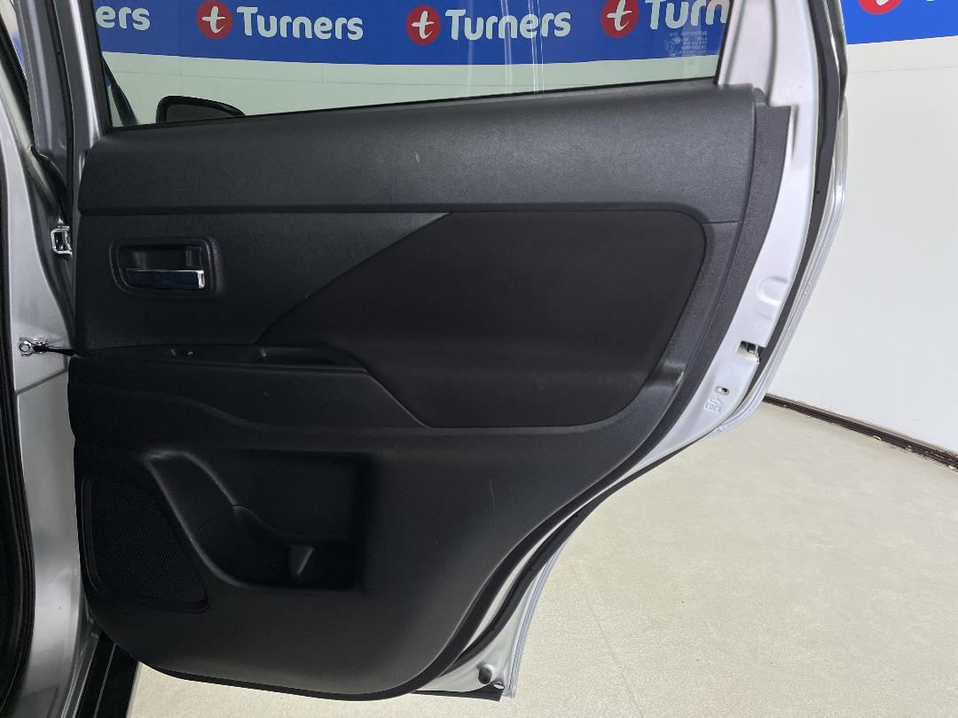 Photo '19' of Mitsubishi Outlander Photo '19' of Mitsubishi Outlander