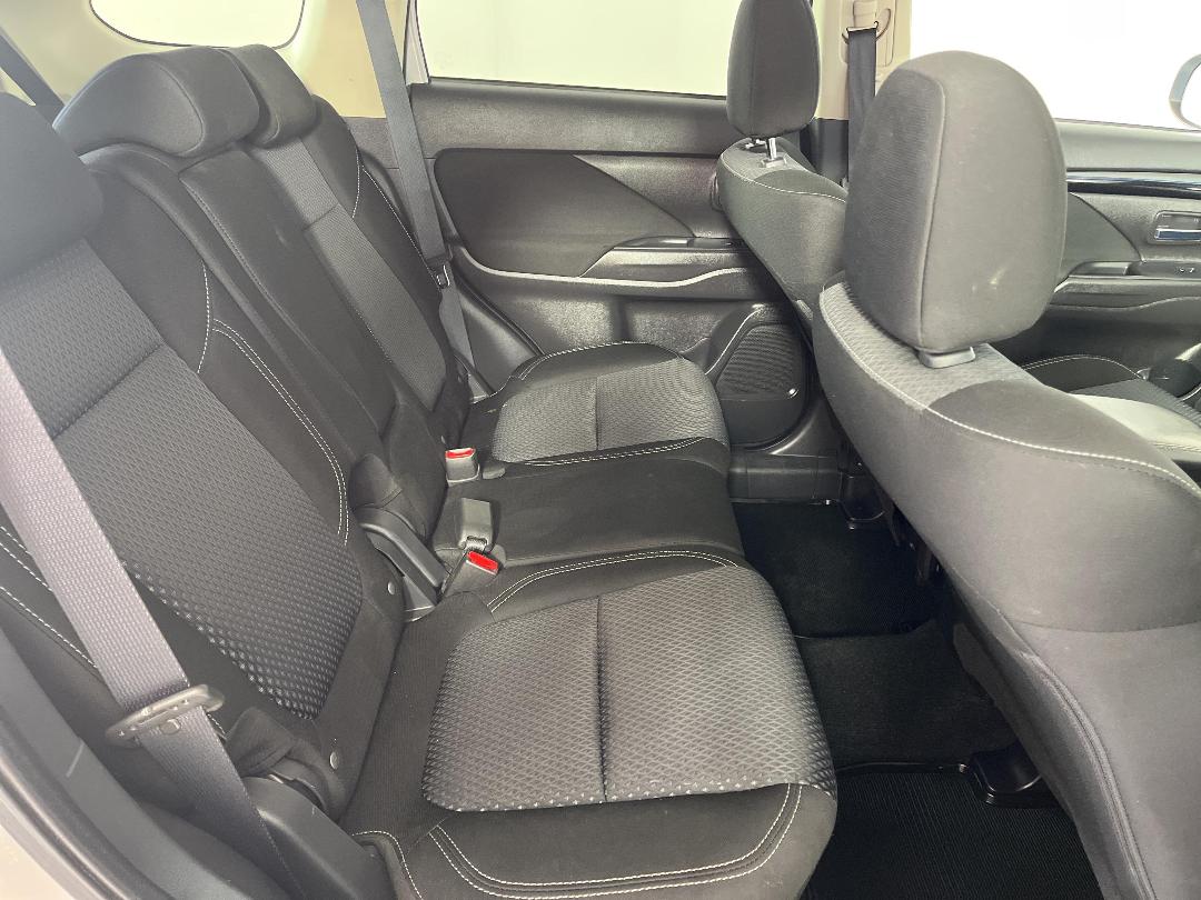 Photo '20' of Mitsubishi Outlander Photo '20' of Mitsubishi Outlander