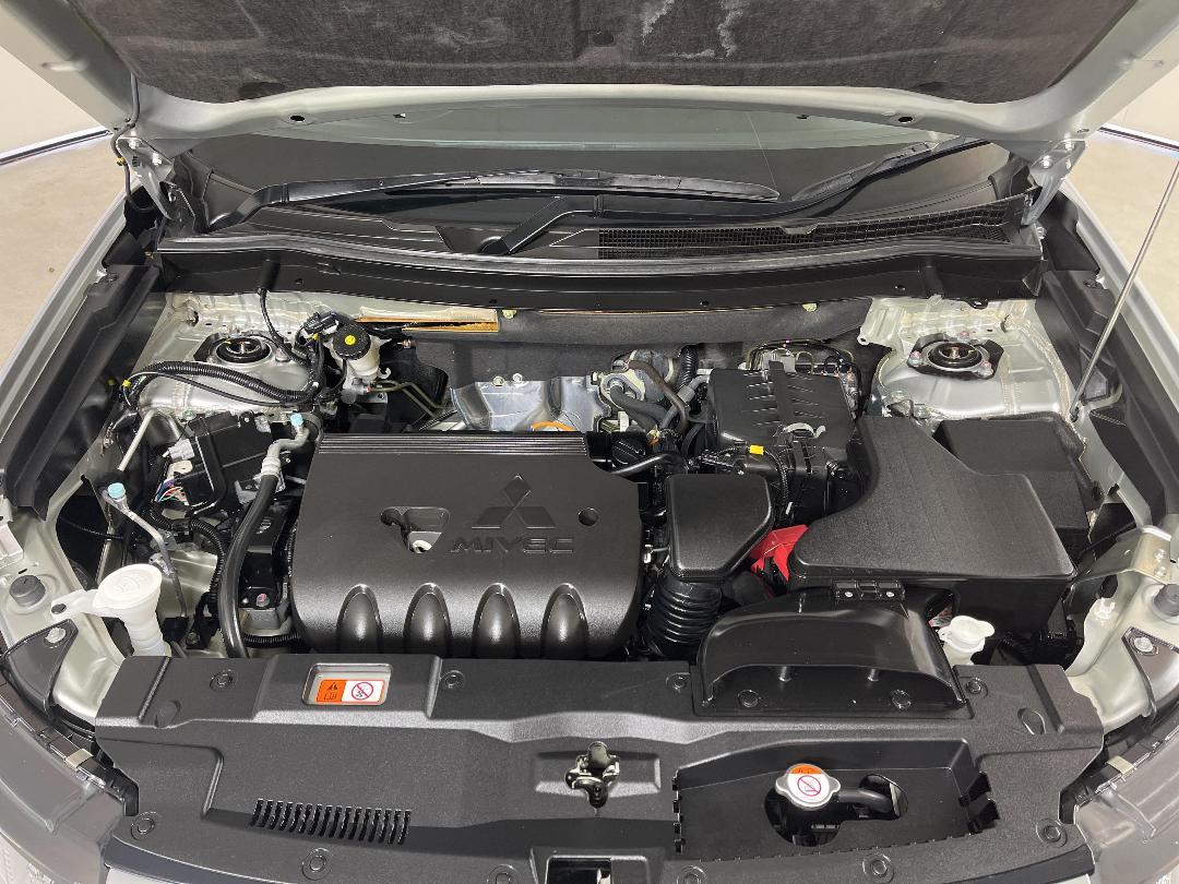 Photo '13' of Mitsubishi Outlander Photo '13' of Mitsubishi Outlander