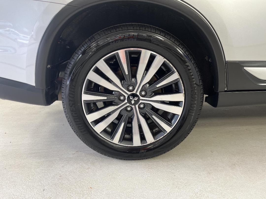 Photo '12' of Mitsubishi Outlander Photo '12' of Mitsubishi Outlander