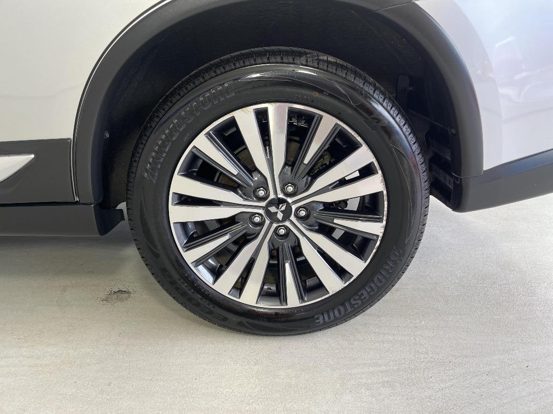 Photo '11' of Mitsubishi Outlander Photo '11' of Mitsubishi Outlander