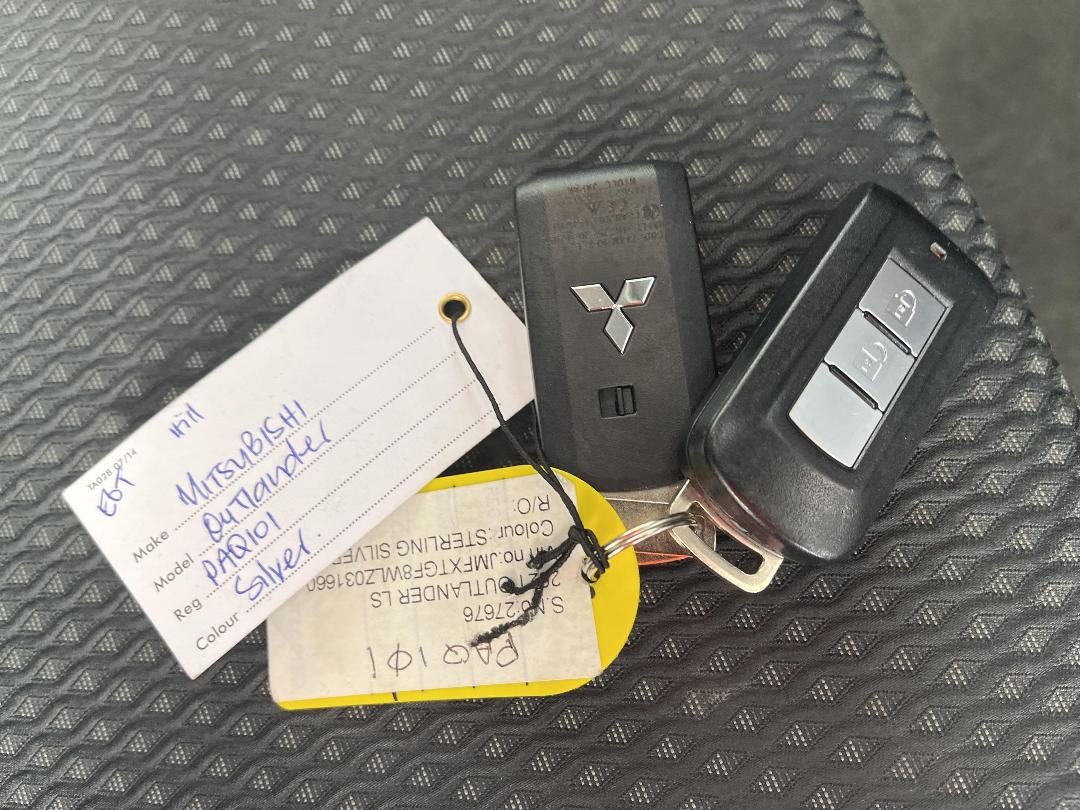 Photo '22' of Mitsubishi Outlander Photo '22' of Mitsubishi Outlander